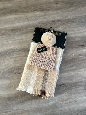 Steve Madden Neutral Ribbed Pom Beanie with Matching Soft Scarf